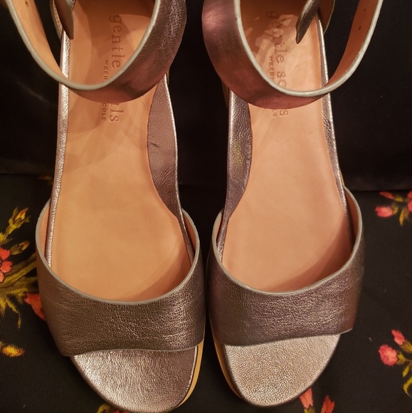 Gentle Souls by Kenneth Cole - Picture 1 of 4